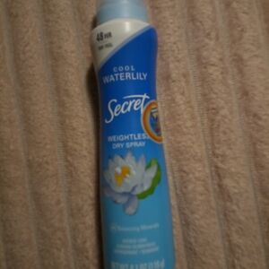 Secret Cool Waterlily Weightless Dry Spray - Blue